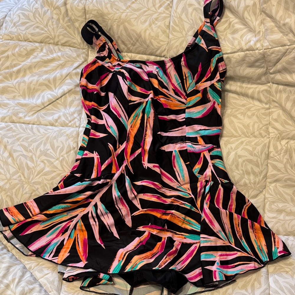 Maxine of Hollywood Black and Multicolor One Piece Swimsuit